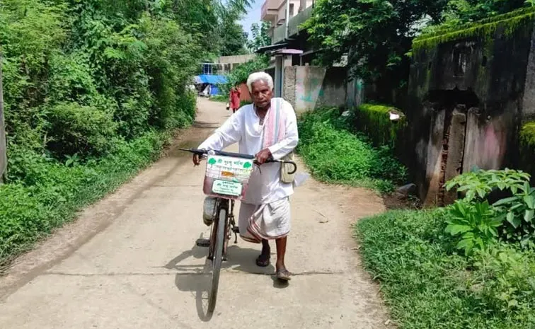 Fact Check On Padma Shri Bengal Dukhu Majhi still lives in broken hut