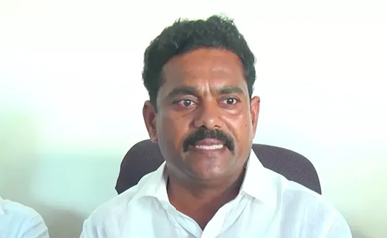‘ఈ ప్రభుత్వం రైతుల్ని చిన్నచూపు చూస్తుంది’