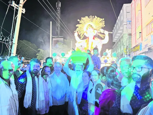 ఘనంగా