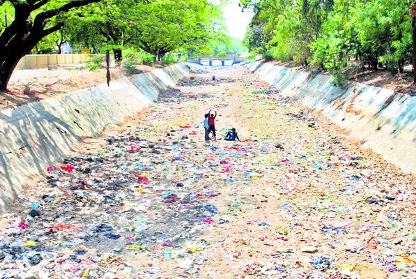 అన్నదాతలతో చెలగాటం