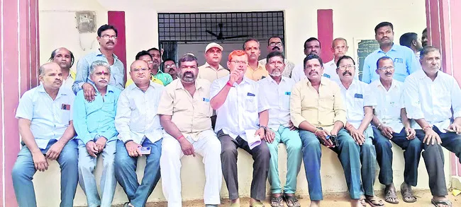 బీఆర్‌ఎస్‌ పార్టీ నుంచి బహిష్కరణ