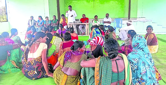 ‘పెట్టుబడిదారులకే కేంద్రం వత్తాసు’