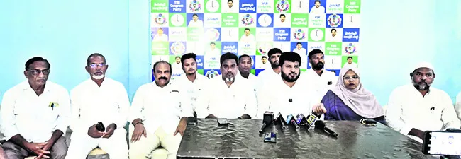 ఇమామ్లు, మౌజన్లకు బాబు మొండిచేయి