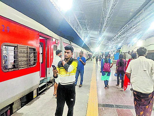 సాంకేతిక లోపంతో నిలిచిన శబరీ ఎక్స్ప్రెస్