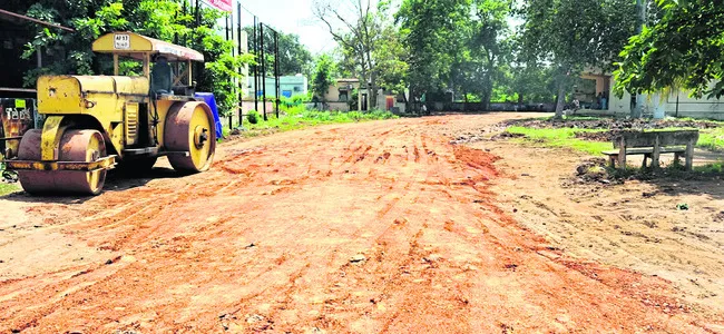 మమ అనిపించారు