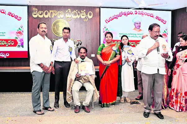 టీచర్ చొరవతోనే కలెక్టర్ అయ్యా...