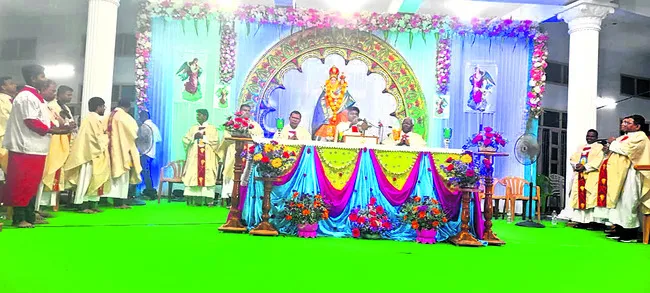 భక్తిశ్రద్ధలతో ఆరోగ్యమాత ఉత్సవాలు
