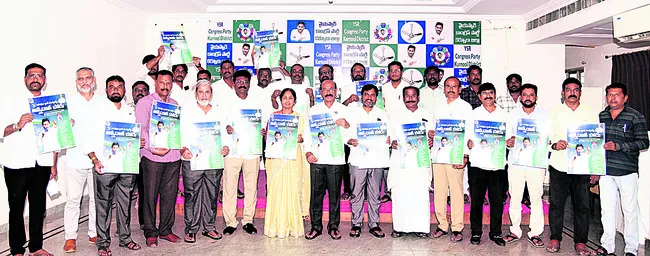 రైతు ఆత్మహత్యలు ప్రభుత్వానికి కనిపించడం లేదా?