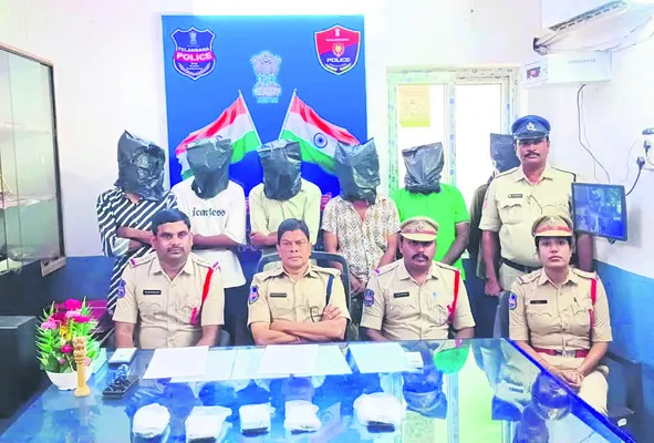 గంజాయి విక్రేతల అరెస్టు