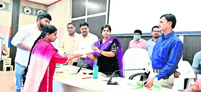 మళ్లీ రెవెన్యూ శాఖలోకి..