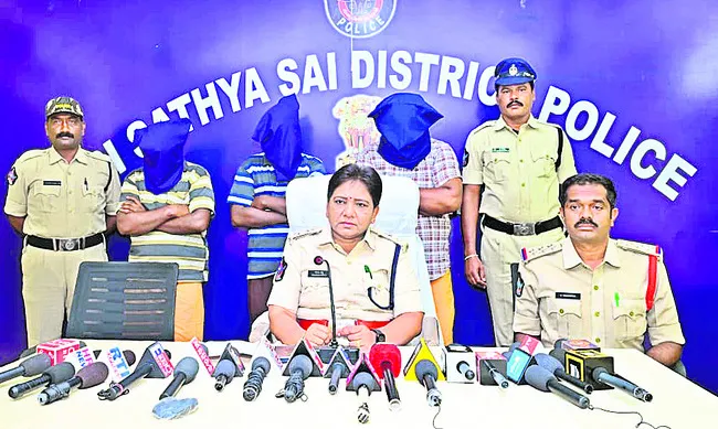 ప్రతీకారంతోనే రౌడీషీటర్‌ హత్య 
