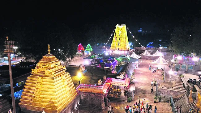 నేడు శ్రీశైల ఆలయం మూసివేత