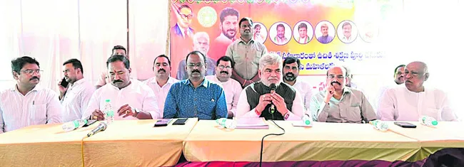 మహిళలు ఆర్థికంగా ఎదగాలి
