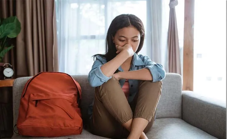 Teen Moodiness : Causes Symptoms And How Can You Help