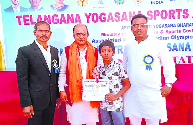 రాష్ట్రస్థాయి యోగా పోటీల్లో పతకాలు
