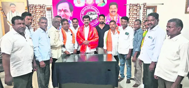లిఫ్ట్లను వెంటనే ప్రారంభించాలి