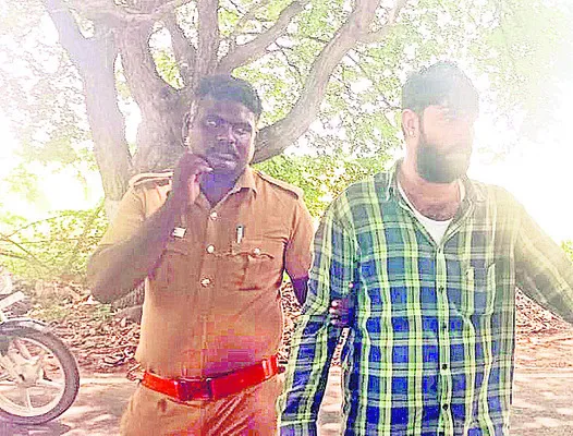 నిషేధిత గుట్కా స్వాఽధీనం 
