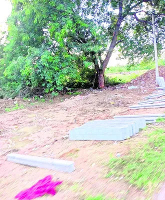 ఎస్సారెస్పీ భూమి కబ్జా