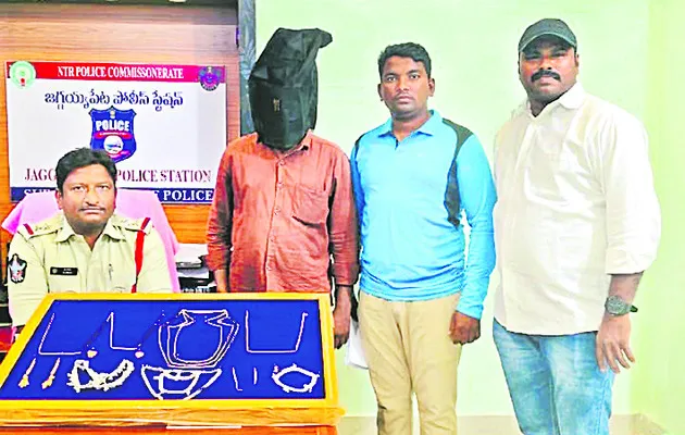 అంతర్రాష్ట్ర నేరస్తుడి అరెస్ట్‌ 