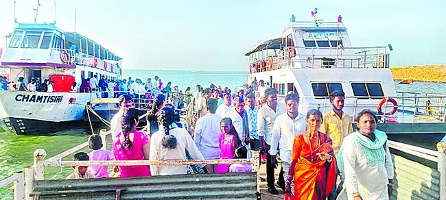 మూతపడ