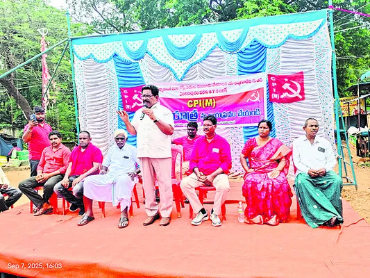 అభివృద్ధిపై దృష్టి సారించని మంత్రులు