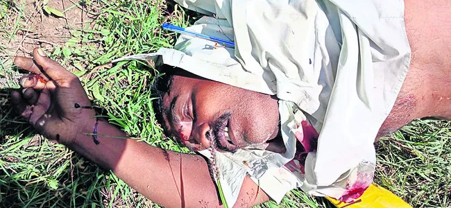 రోడ్డు ప్రమాదంలో ఉద్యోగి దుర్మరణం