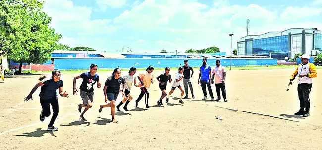 ఉత్సాహంగా అథ్లెటిక్స్‌ పోటీలు
