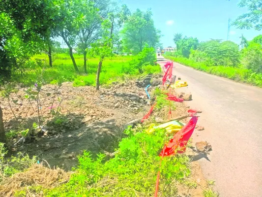 ప్రమాదకరంగా కల్వర్టు 