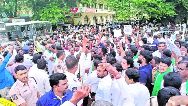 దక్షిణంలోనూ ఆందోళన 