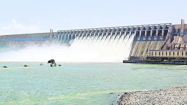 సాగర్‌కు కొనసాగుతున్న వరద