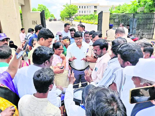 ఎన్నికల హామీలను నెరవేర్చాలి