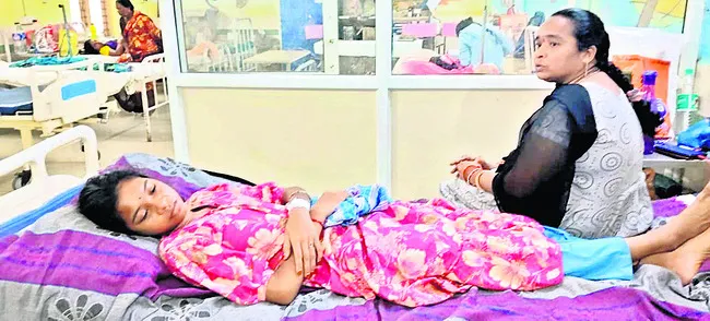 మాత్రలు మింగి  విద్యార్థినికి అస్వస్థత
