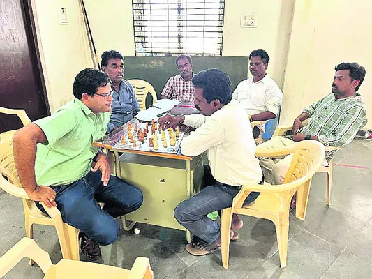 ఉద్యోగుల మానసికోల్లాసానికి క్రీడలు