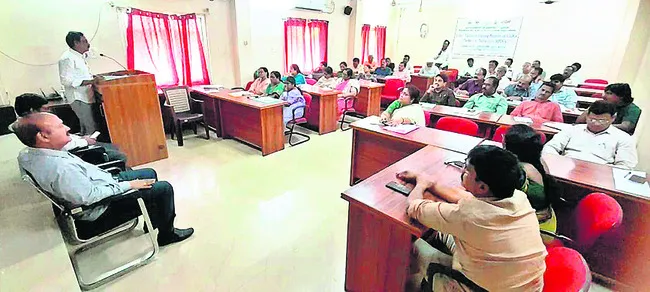 ఎంపీడీఓలు జాబ్చార్ట్పై అవగాహన పెంచుకోవాలి