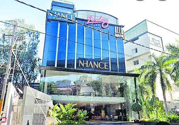 నిర్మాత అల్లు అరవింద్కు షోకాజ్ నోటీసులు