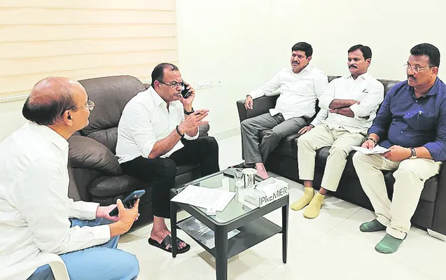 తాండూరు రోడ్లను అభివృద్ధి చేయండి 
