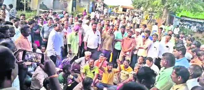 ఉప్పల్వాయిలో ఆందోళన