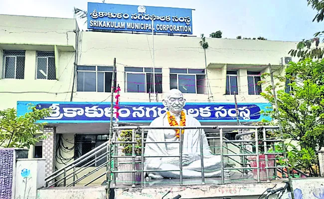 కాంట్రాక్టర్ల గుండె గు‘బిల్లు’ 