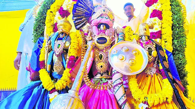 వీరలక్ష్మీ.. పాహిమాం