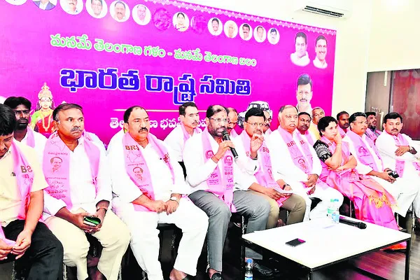 పెచ్చుమీరిన కాంగ్రెస్‌ నేతల దౌర్జన్యాలు