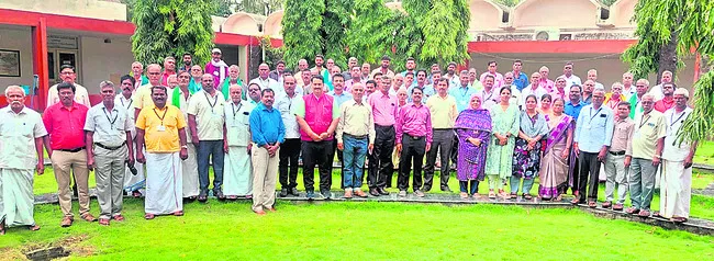 తెలంగాణలో రైతులకు ప్రత్యేక శిక్షణ 