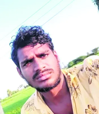 కుటుంబ సమస్యలతో ఉరేసుకుని ఆత్మహత్య