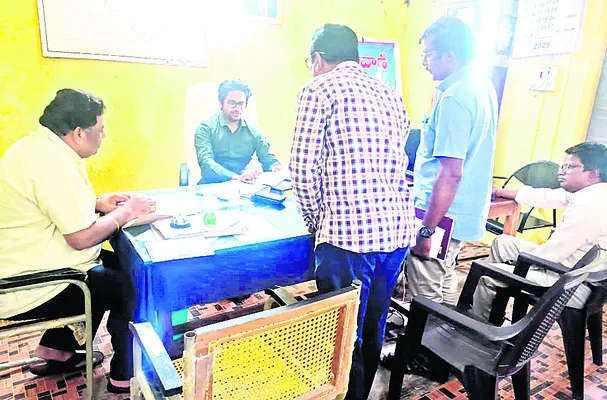 సాదాబైనామాలను వేగంగా పరిష్కరించాలి