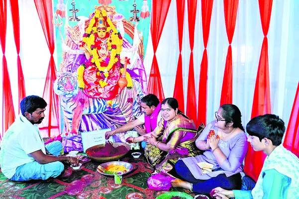 శ్రీ దుర్గాదేవిగా పెద్దమ్మతల్లి