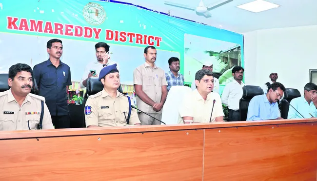 ఎన్నికల నియమావళిని పాటించాలి
