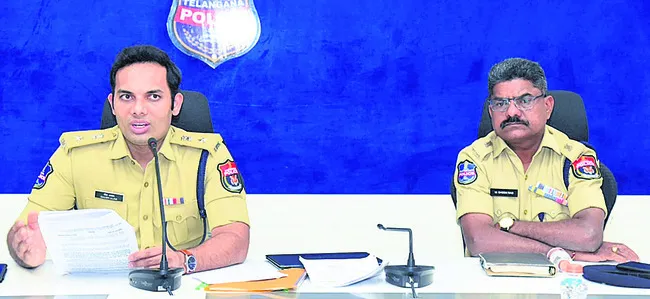 చెక్‌పోస్టులు..   ముమ్మర తనిఖీలు
