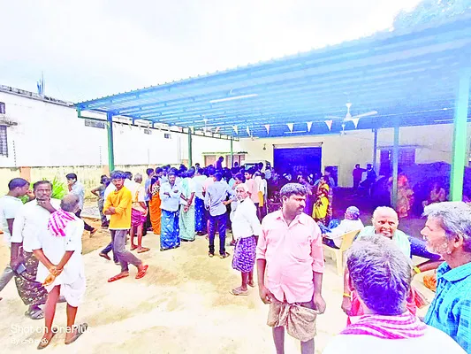 పండుగ పూట.. రైతు తండ్లాట