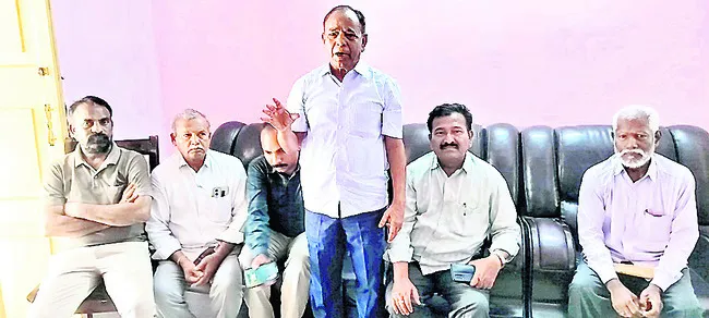 బీసీ రిజర్వేషన్ల బిల్లు ఆమోదానికి ఒత్తిడి తేవాలి