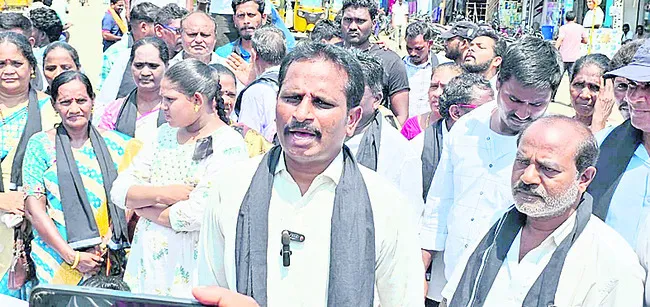పేదవారు వైద్యవిద్య చదవకూడదా?