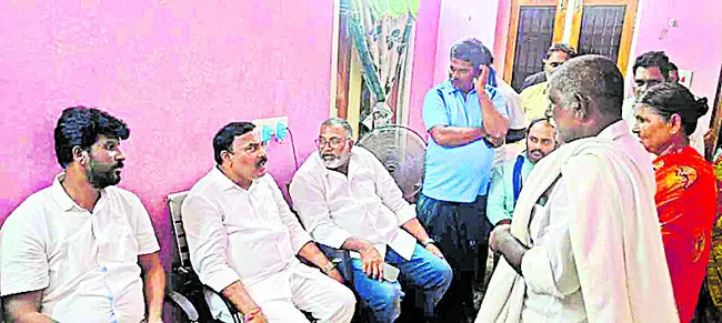 దళితులపై దాడులు చేస్తే ఊరుకోం 